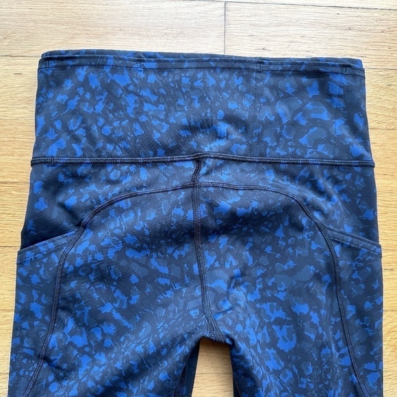 Lululemon Size 4 Fast Free Crop II 19" Leggings Non-Reflective Wild Thing Camo - Picture 9 of 14